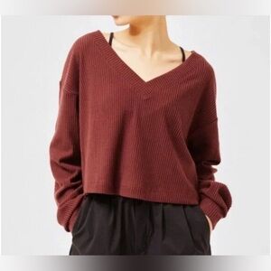 ALO Yoga Muse V-Neck Pullover Cherry Cola Ribbed Stretchy Sweatshirt Sweater